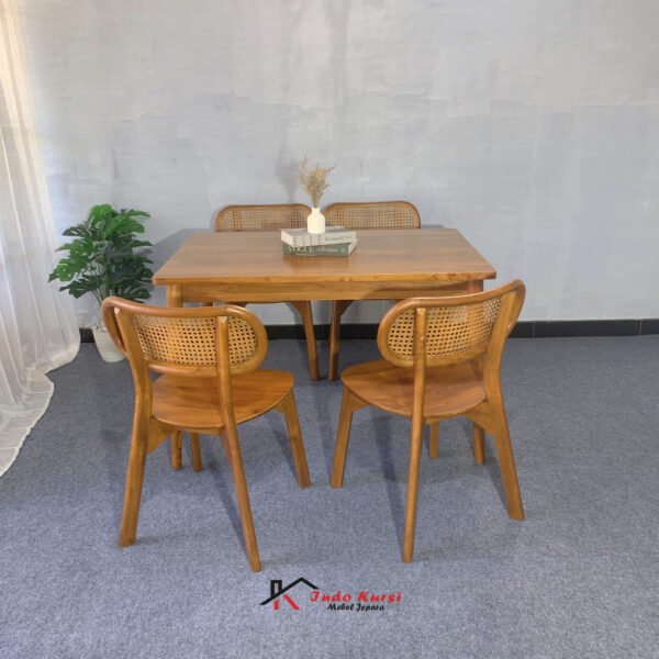 Set Kursi Makan Kacang Rotan Alami4 Set Kursi Makan Kacang Rotan Alami